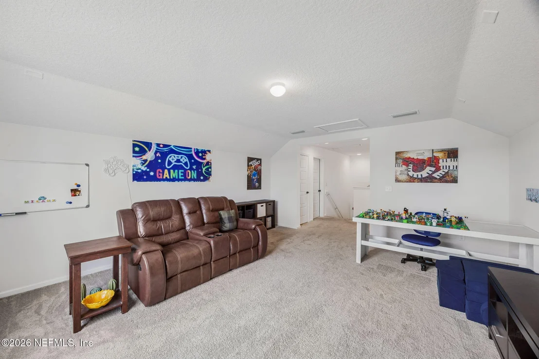 Photo of 141 LINSBURY Court