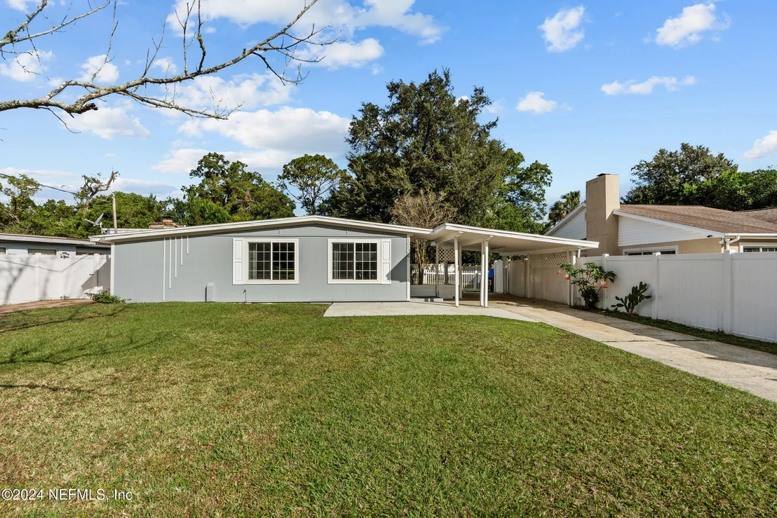 Photo of 1736 LOUVRE Drive