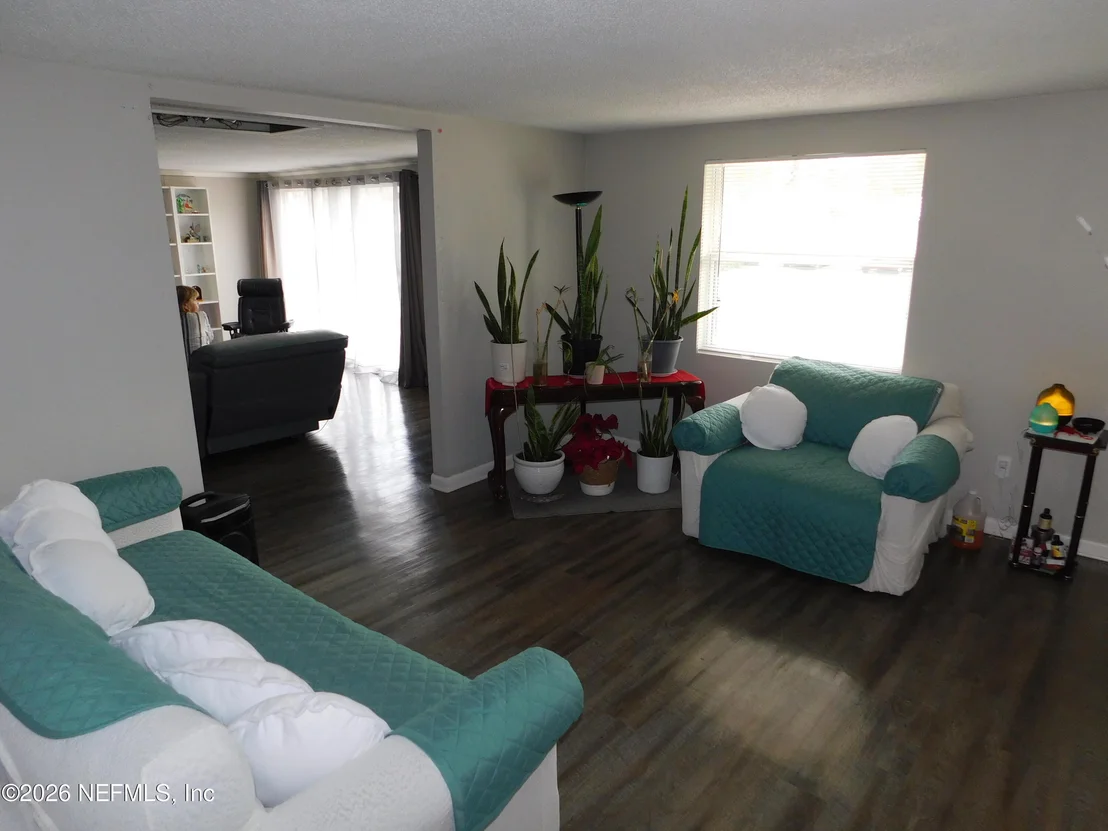 Photo of 2798 COMMANCHE Avenue