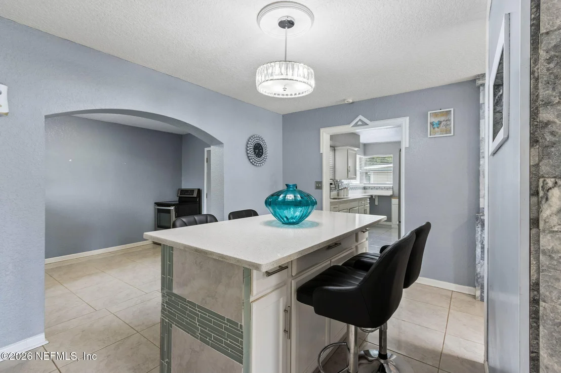 Photo of 2426 LIGUSTRUM Road
