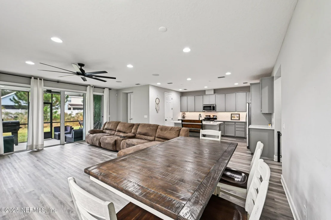 Photo of 1847 AMBERLY Drive