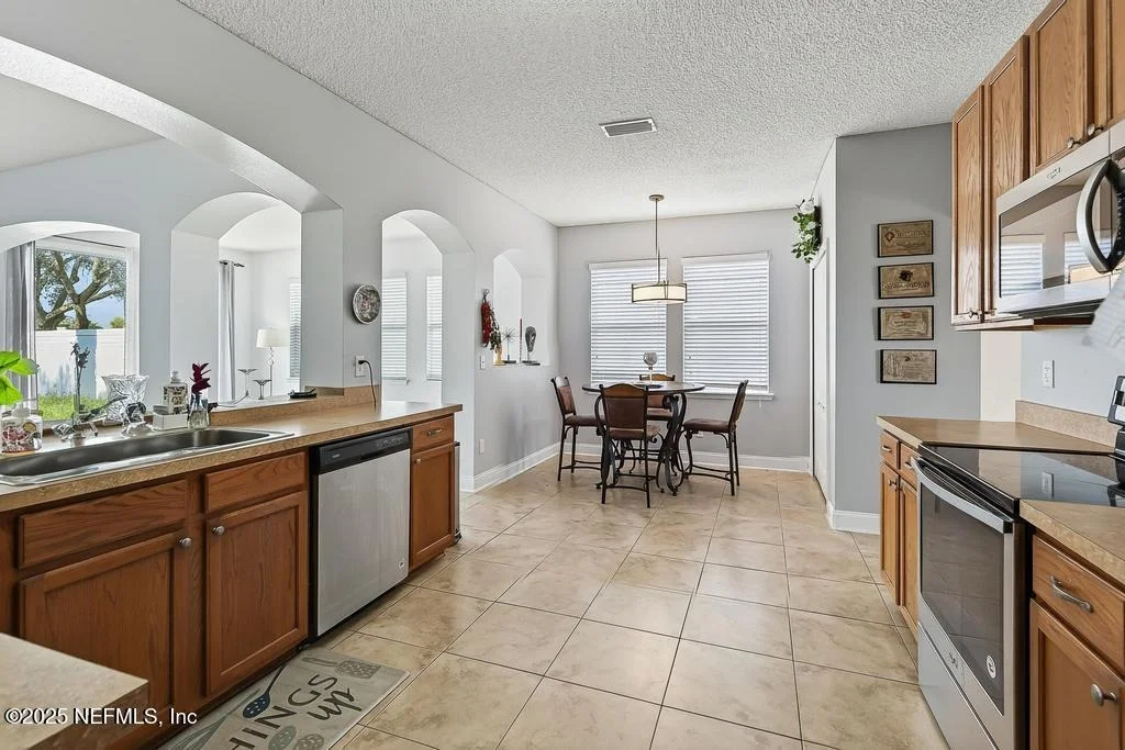 Photo of 12418 TROPIC Drive