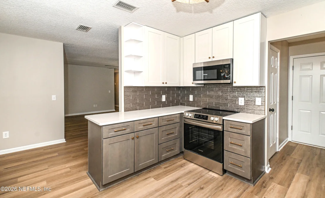 Photo of 6435 RIVER Circle