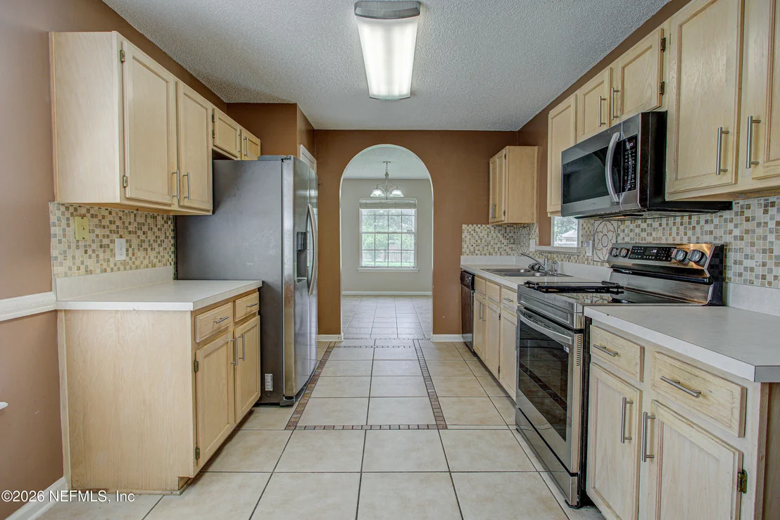Photo of 7975 MACINNES Drive