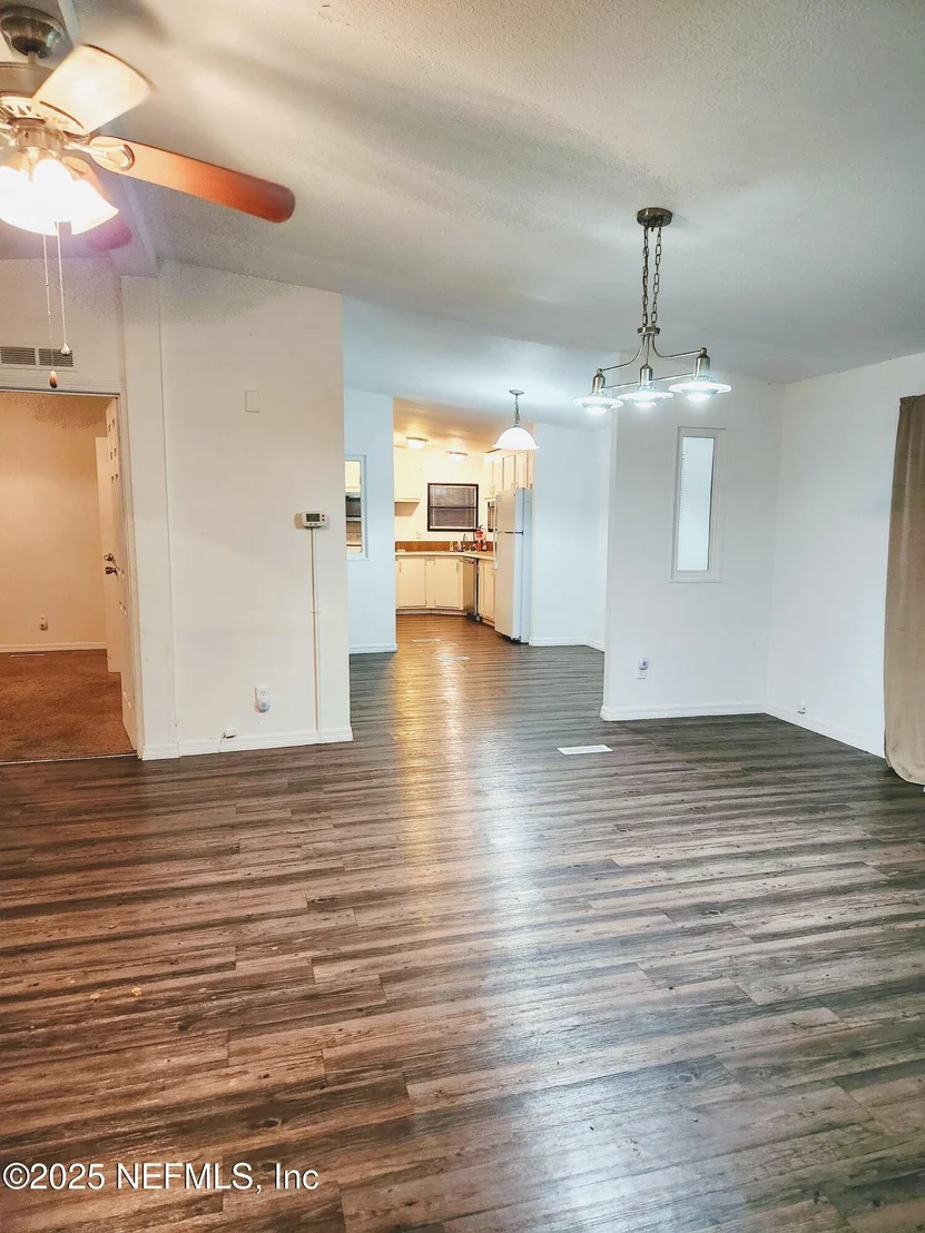 Photo of 651 N STATE ROAD 21