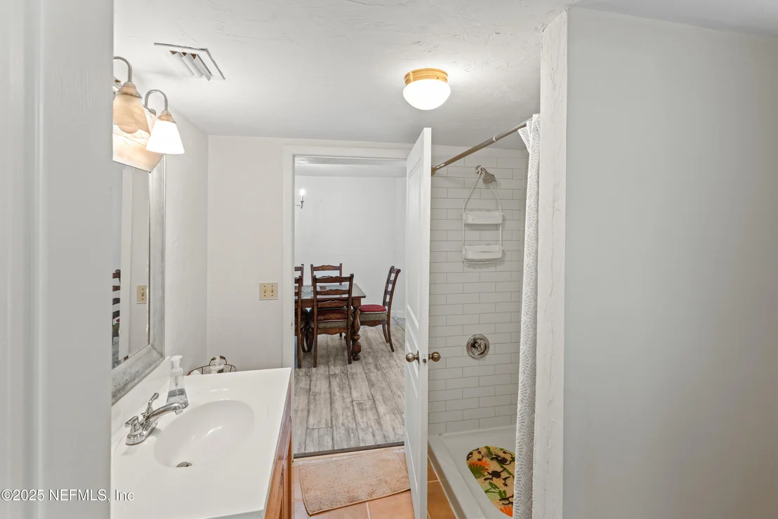 Photo of 303 SE 3RD Avenue