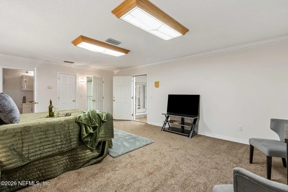 Photo of 794 CAMERON Drive