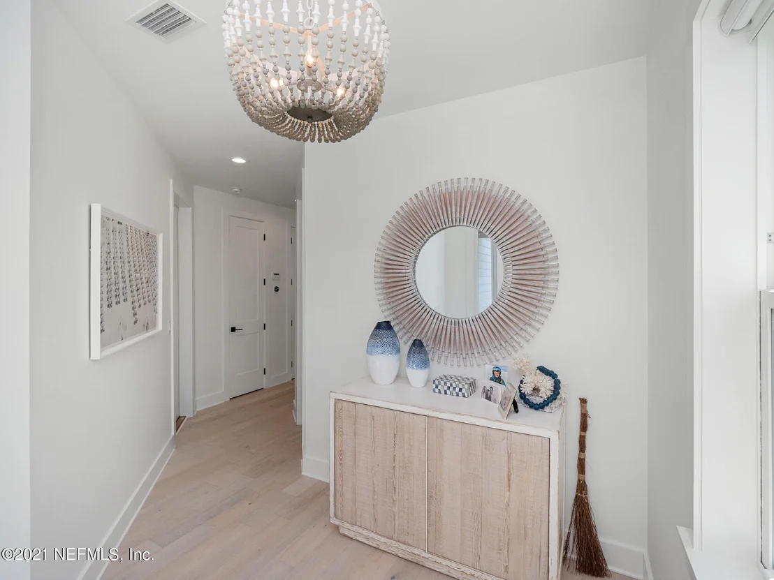 Photo of 203 LORA Street
