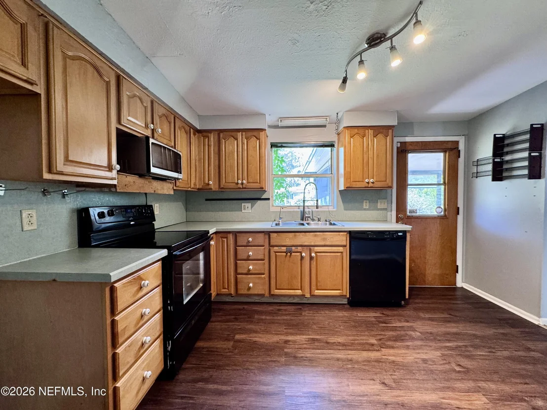 Photo of 5527 MAXINE Drive