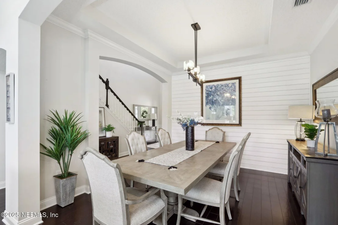 Photo of 212 CORNWALL Drive