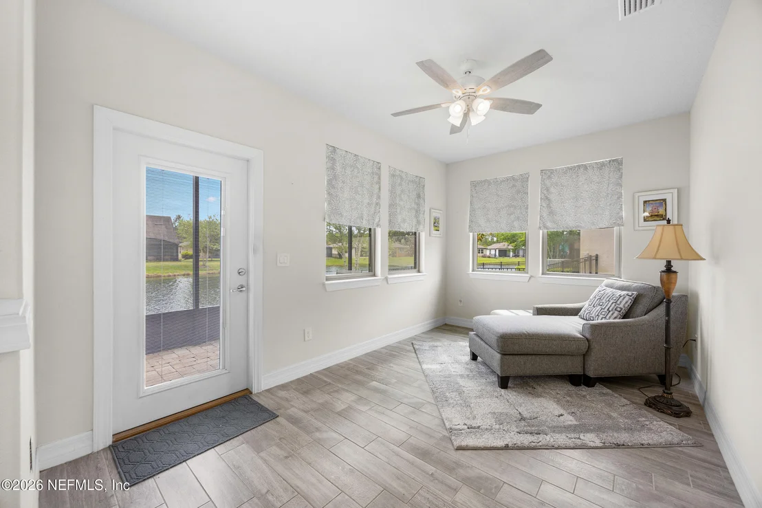 Photo of 294 WOOD POND Loop