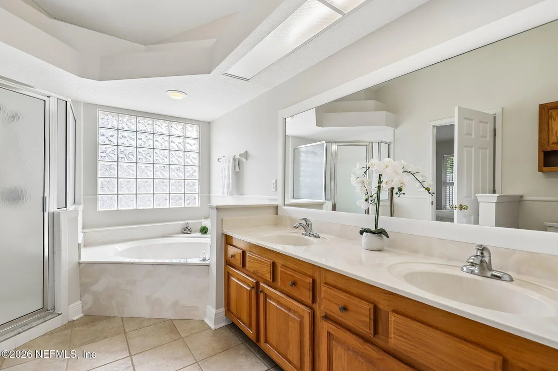 Photo of 372 MAPLEWOOD Drive