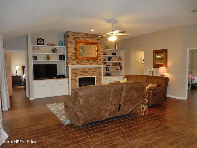 Photo of 100 IVY LAKES Drive