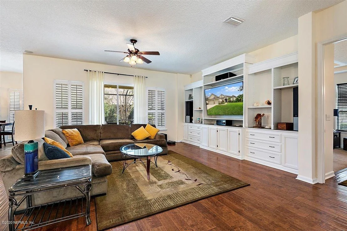 Photo of 204 HOLLAND Drive
