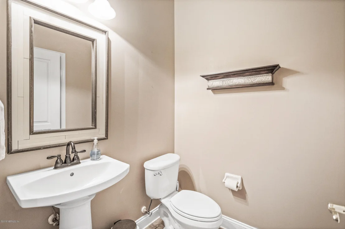 Photo of 821 EAGLE POINT Drive