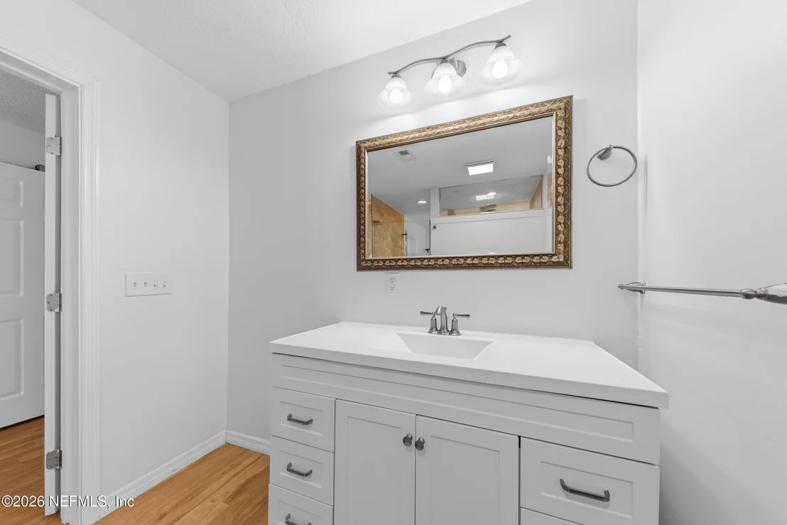 Photo of 615 HICKORY Drive