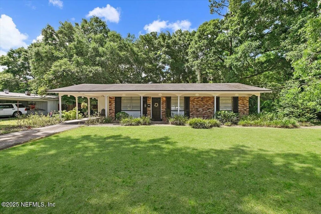 Photo of 10548 HEMMING Road