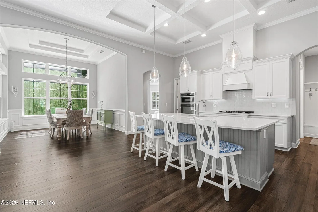 Photo of 195 GLENNEYRE Circle