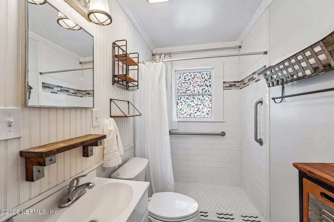 Photo of 249 CHARLOTTE Street