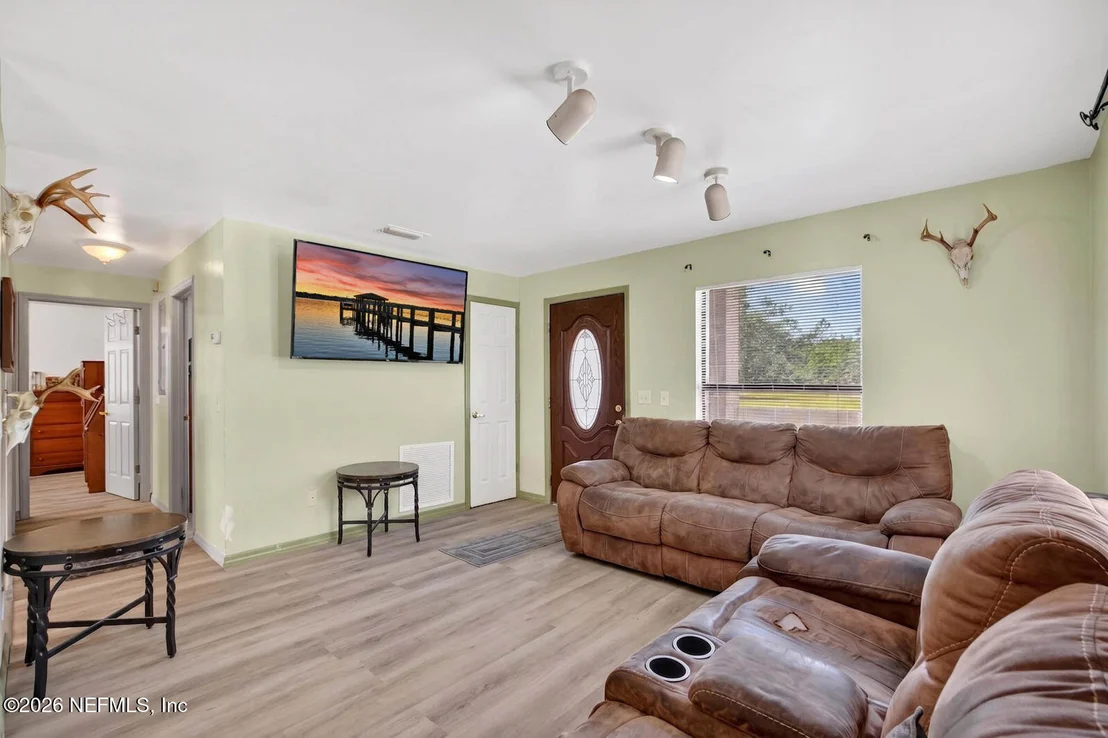 Photo of 7370 WOODWARD Road