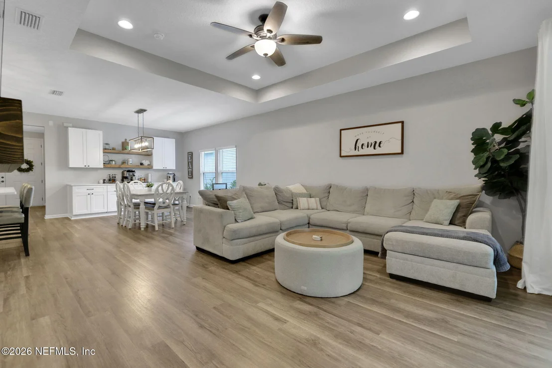 Photo of 98 YARDLEY Court