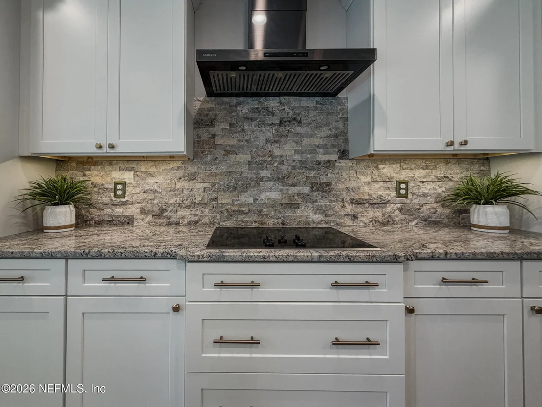 Photo of 4325 APPLETON Avenue