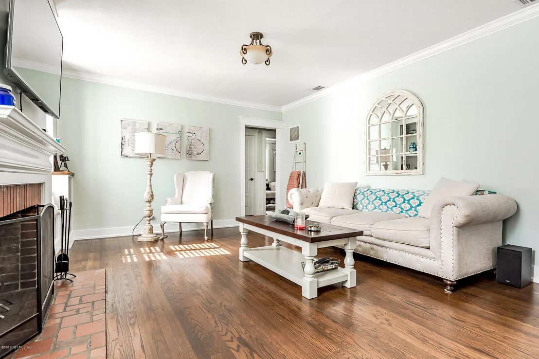 Photo of 2152 REDFERN Road