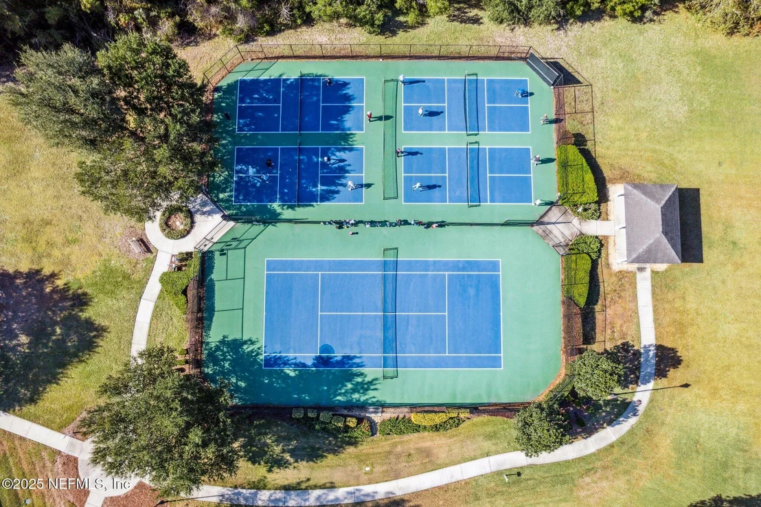 Photo of 85558 FALL RIVER Parkway