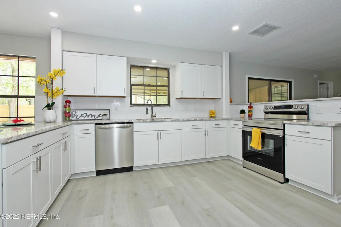 Photo of 8147 WEYBRIDGE Drive