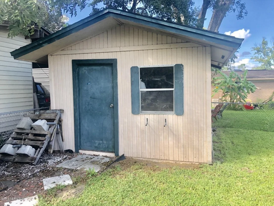 Photo of 7661 VALE Drive
