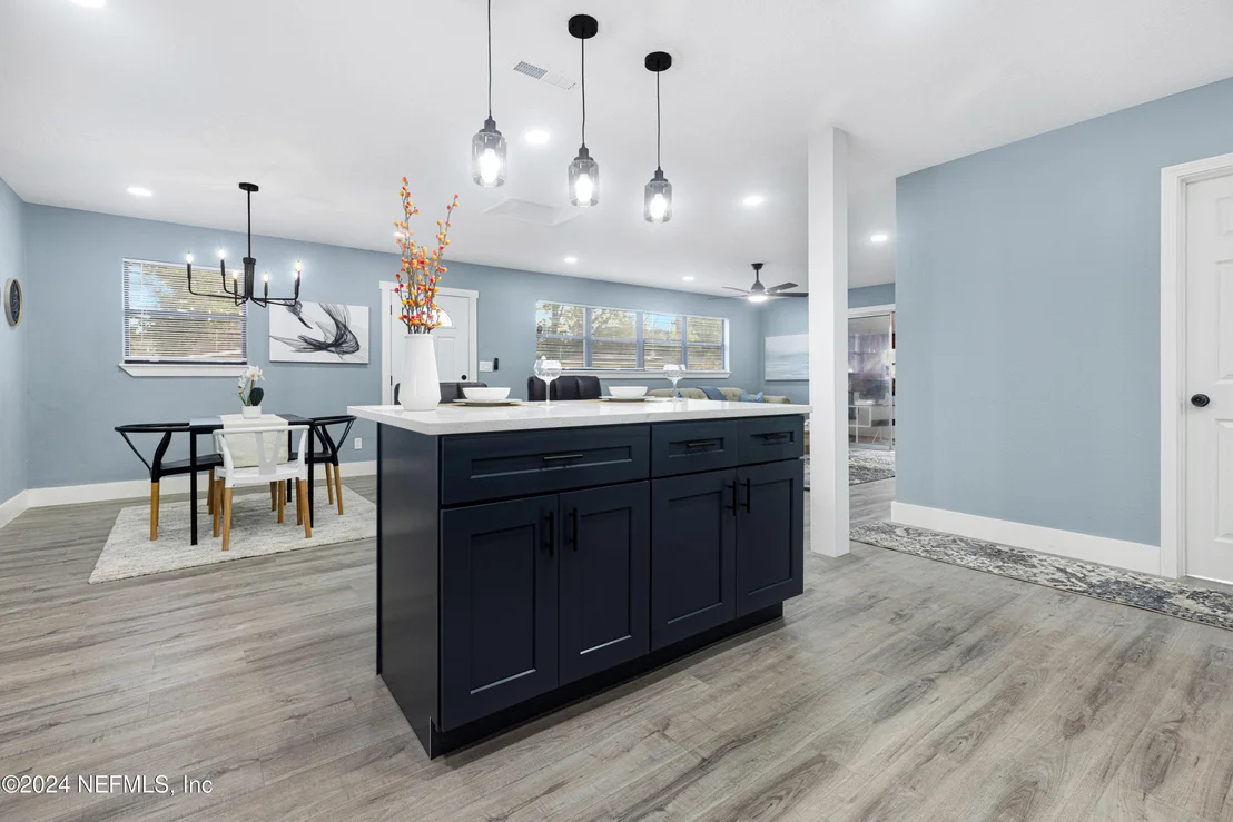 Photo of 958 OVERLOOK Drive