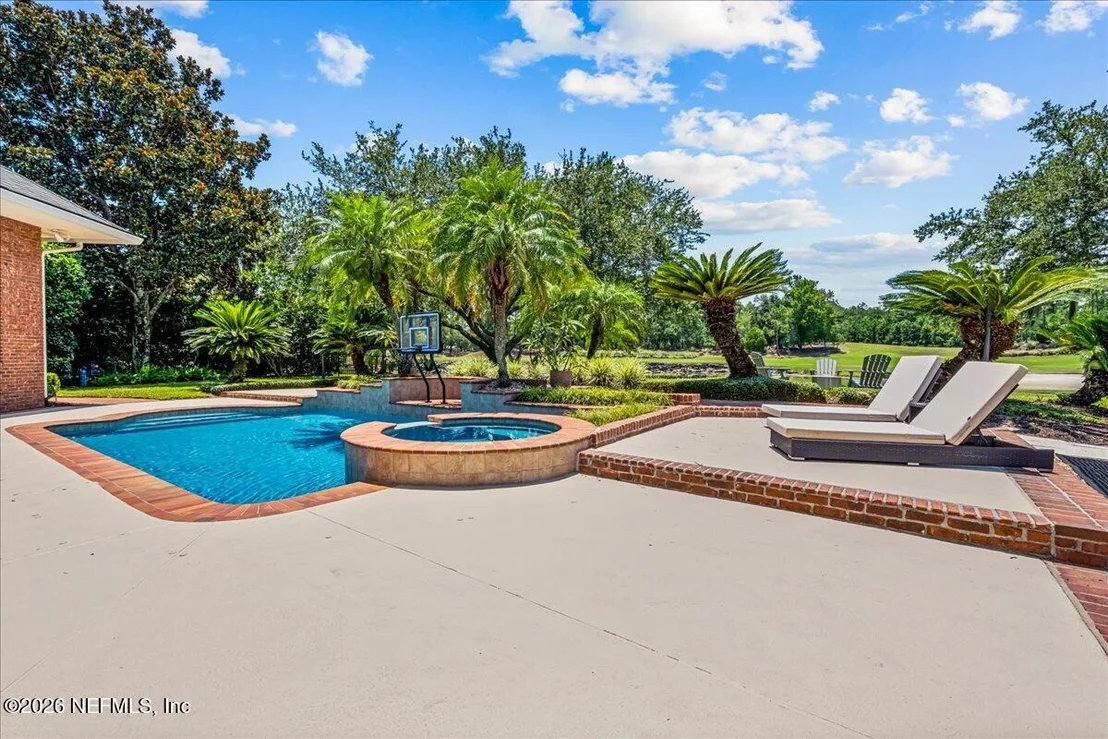 Photo of 1170 REGISTRY Boulevard