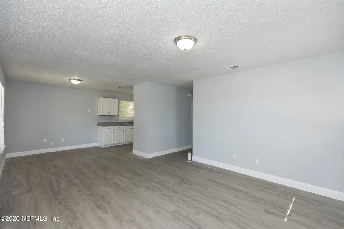 Photo of 1003 DANIEL Street