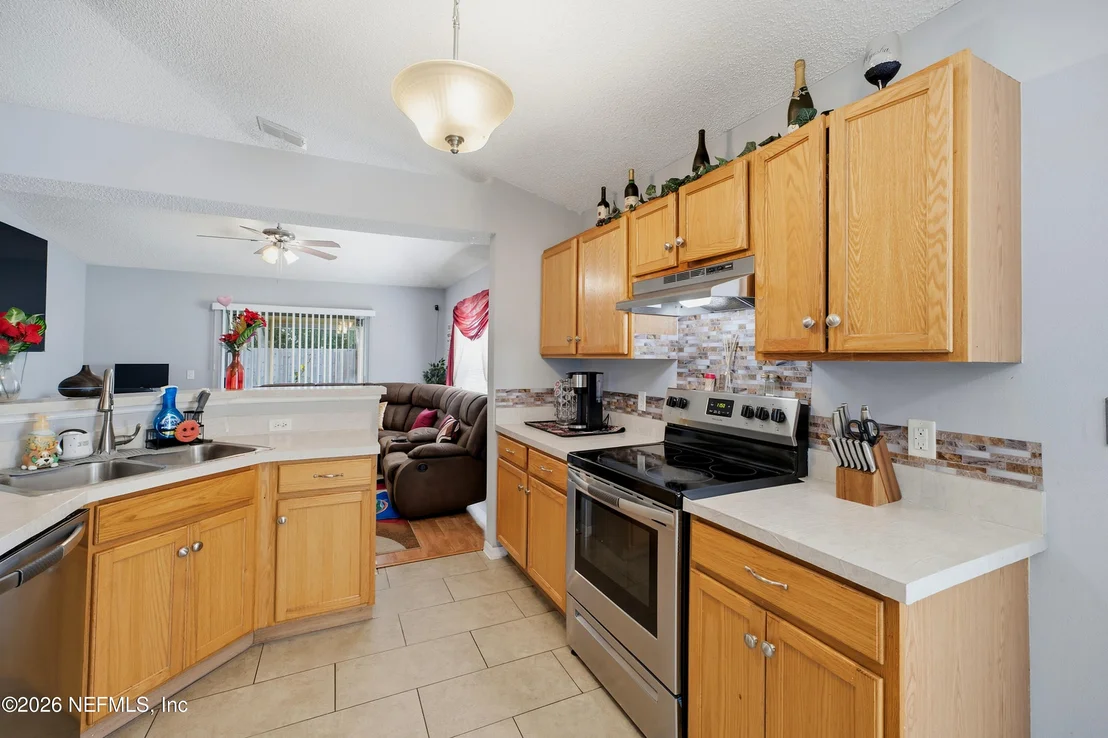 Photo of 1663 E JAYHAWK Lane E