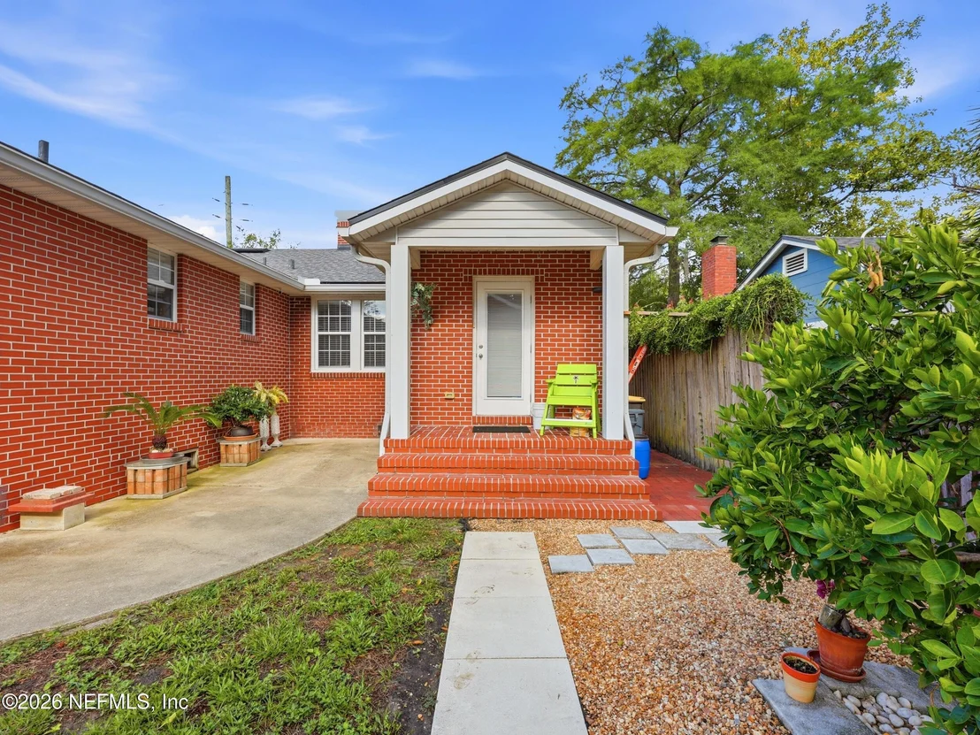 Photo of 2223 BAYVIEW Road