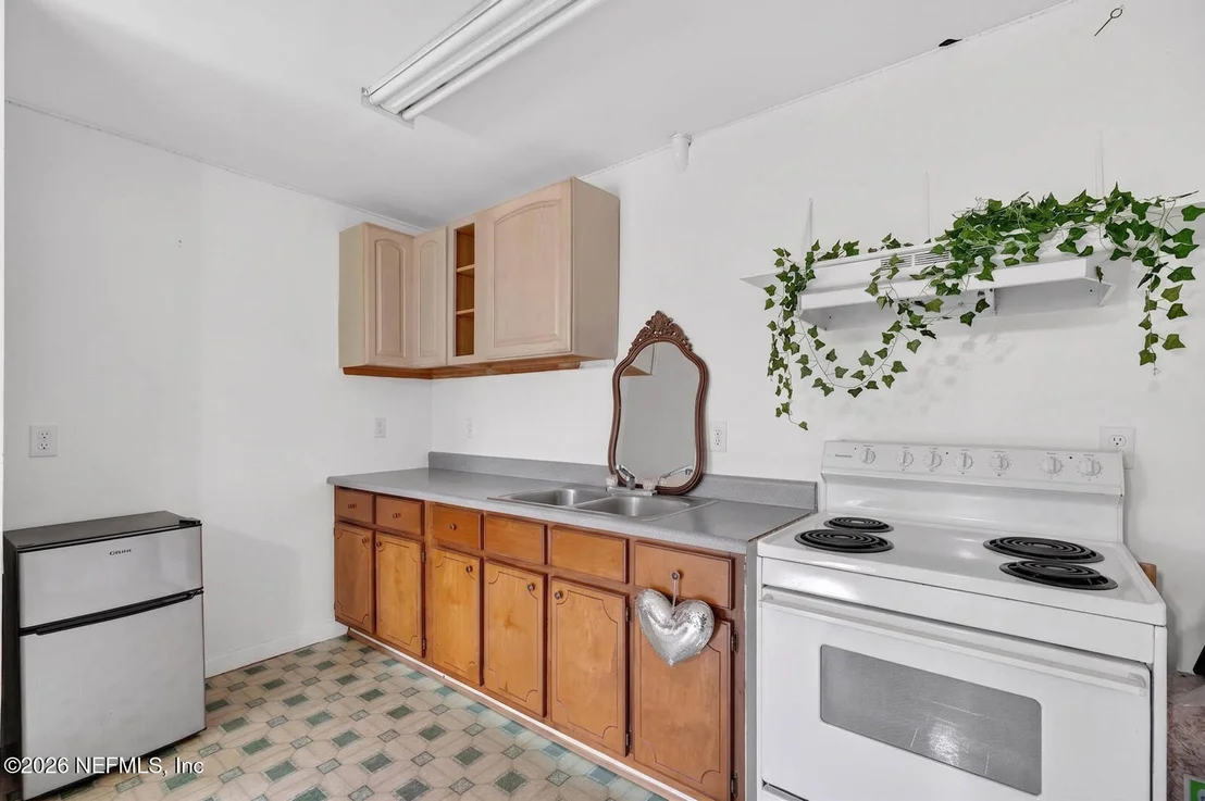 Photo of 7370 WOODWARD Road