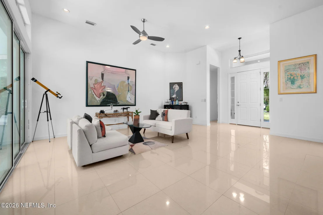 Photo of 132 BOTTLEBRUSH Drive