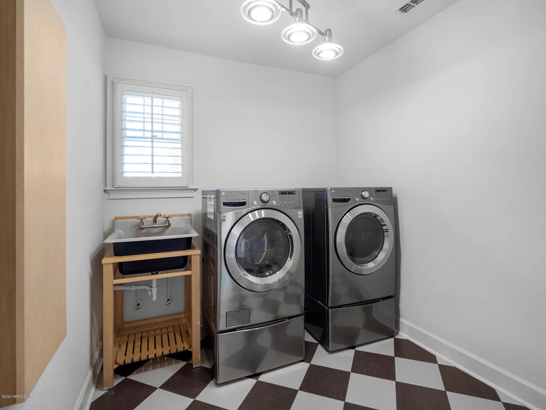 Photo of 906 GREENRIDGE Road