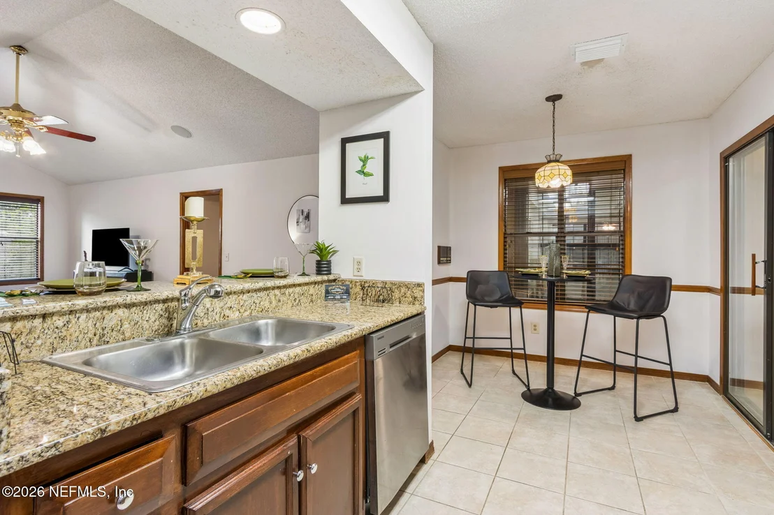 Photo of 794 CAMERON Drive