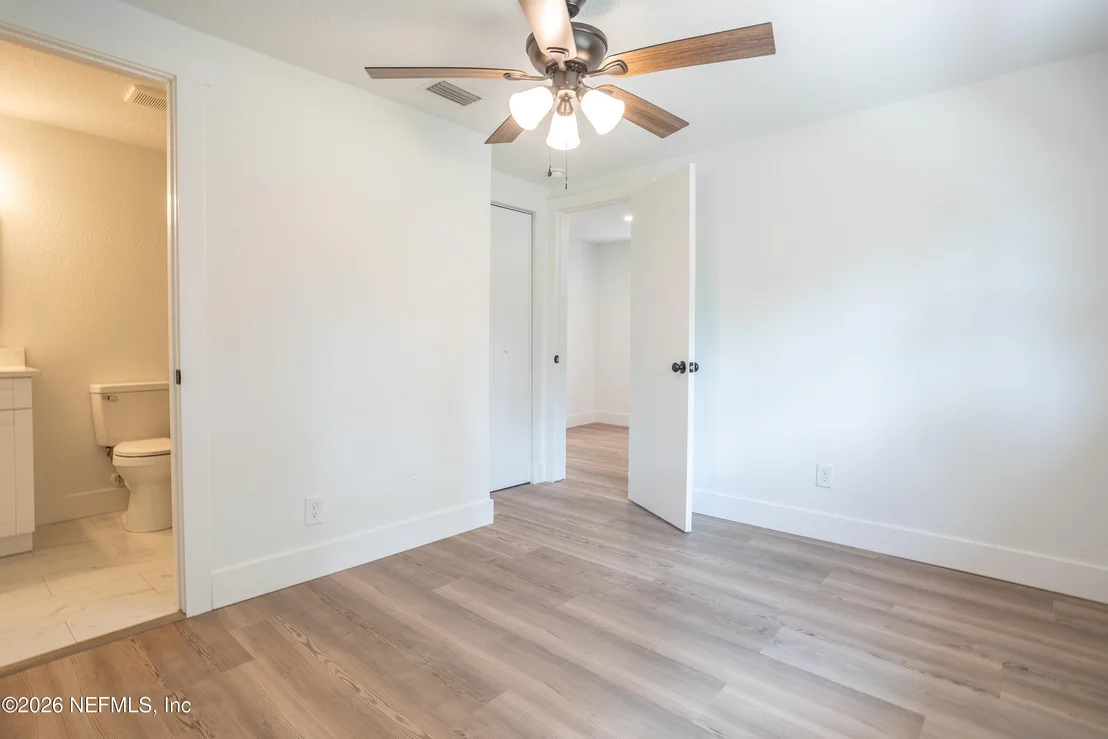 Photo of 1024 RIVER Road