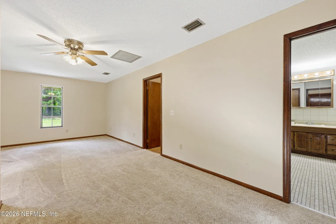 Photo of 1733 HEREFORD Road