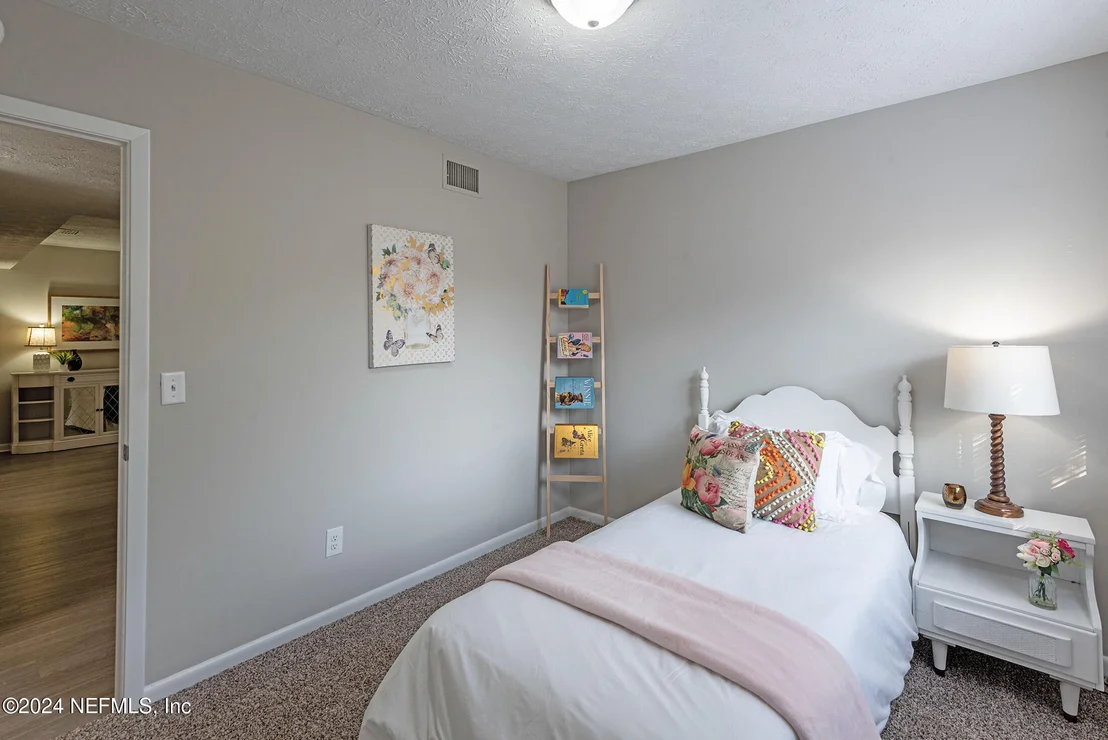 Photo of 7995 SARCEE Trail
