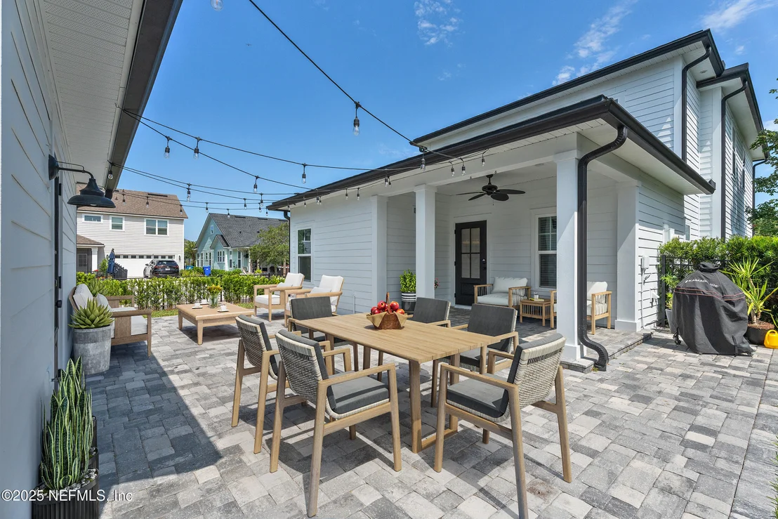 Photo of 1127 TRAILMARK Drive