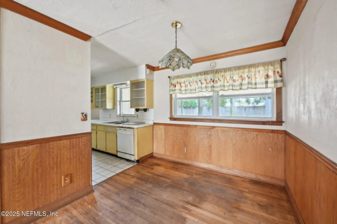 Photo of 4429 VANCOUVER Drive