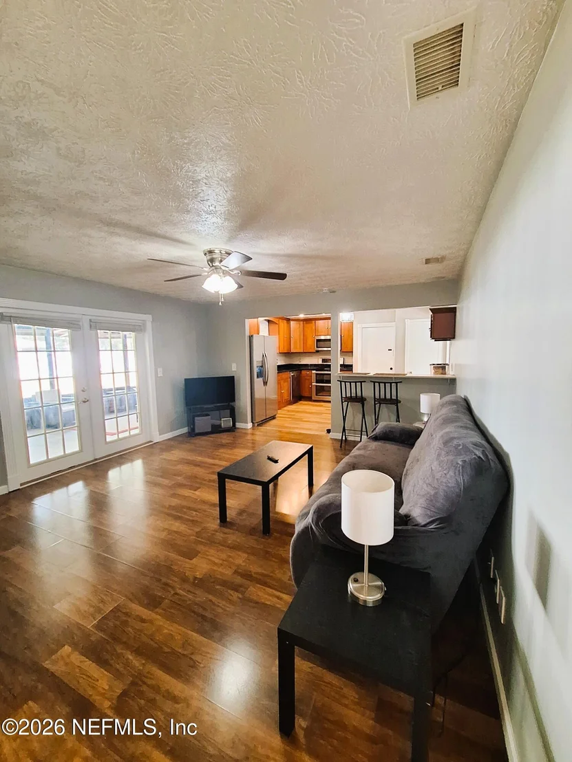 Photo of 1692 BARTLETT Avenue