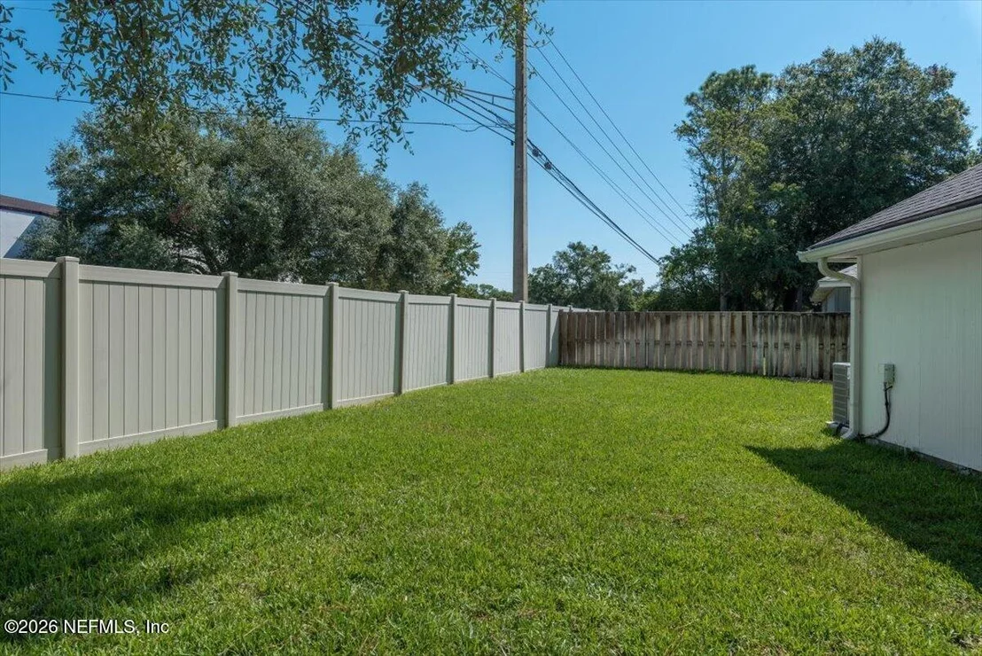 Photo of 7611 LEAFY FOREST Way