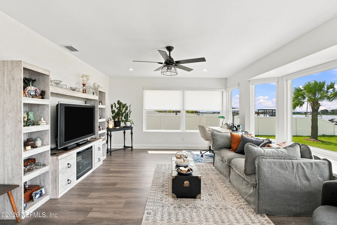 Photo of 5392 HECKSCHER Drive