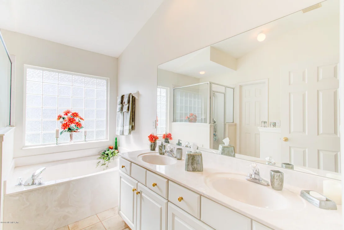 Photo of 924 N LILAC Loop