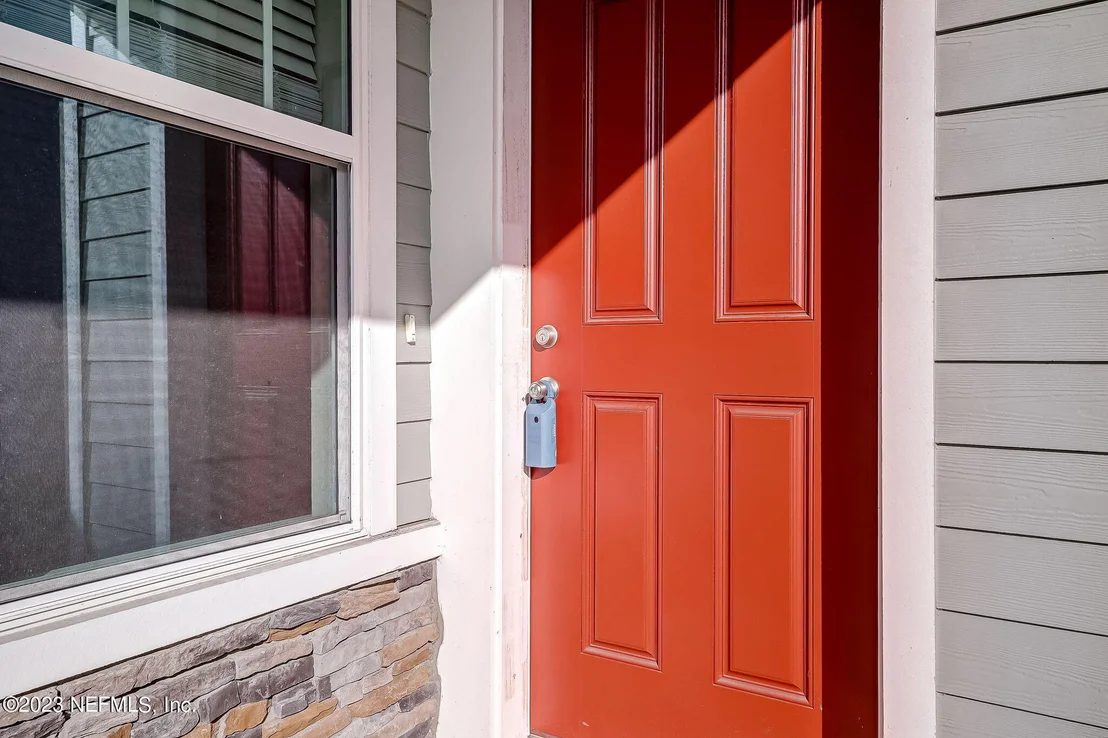 Photo of 152 WINDERMERE Way