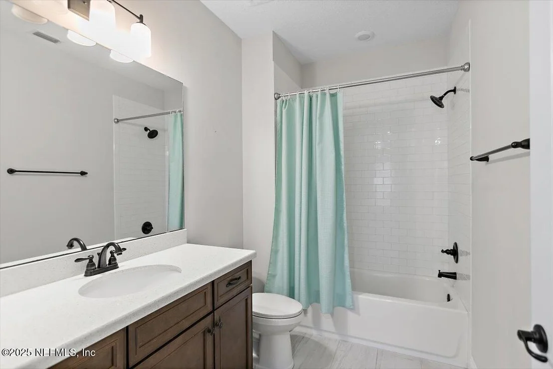 Photo of 96014 ENCLAVE Manor